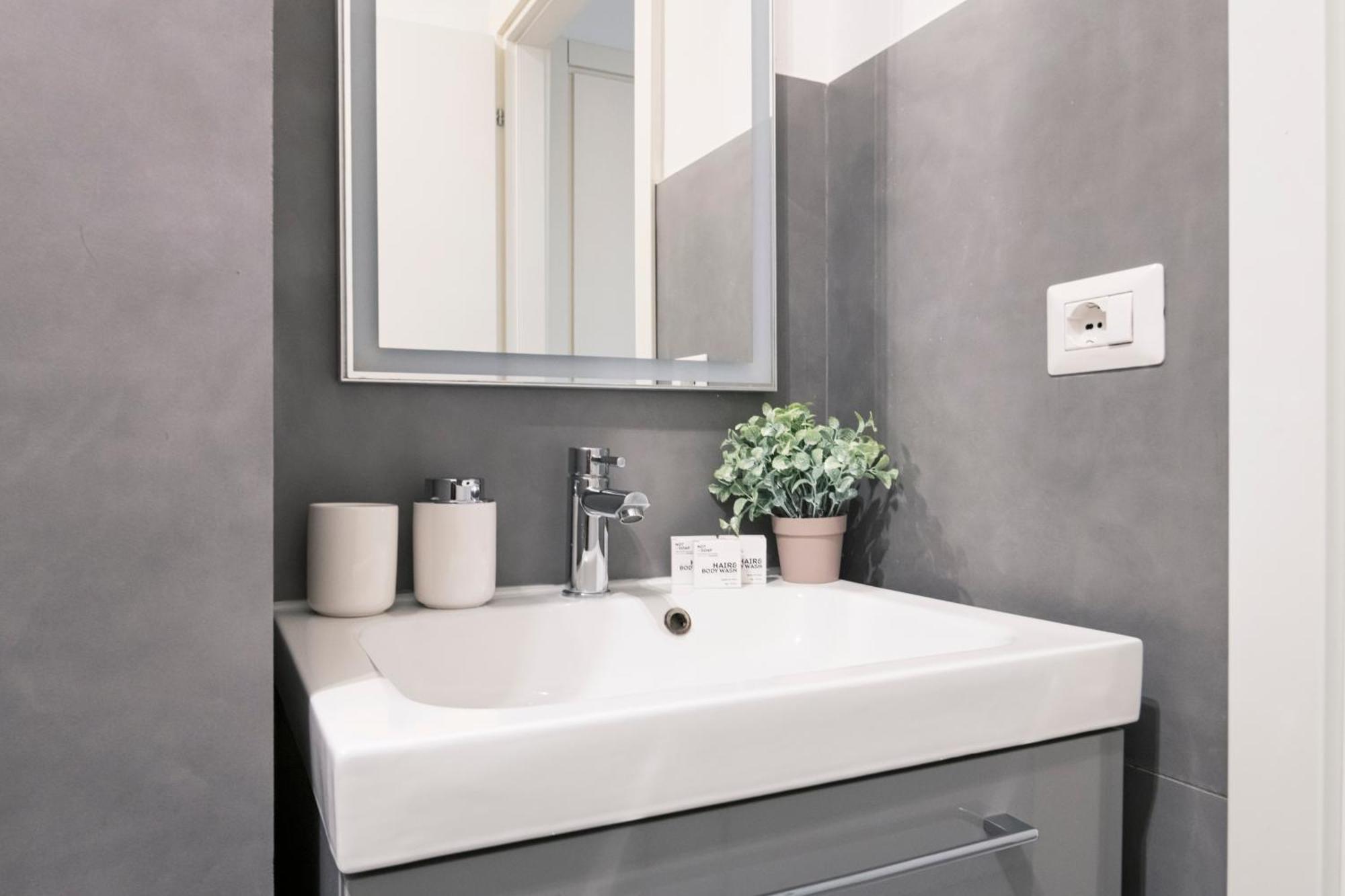 Beautiful Flat Fully Furnished In P.Ta Romana Milano Eksteriør billede